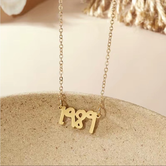 Taylor Swift 1989 Era Necklace - Gold available - Brand New - Picture 2 of 10